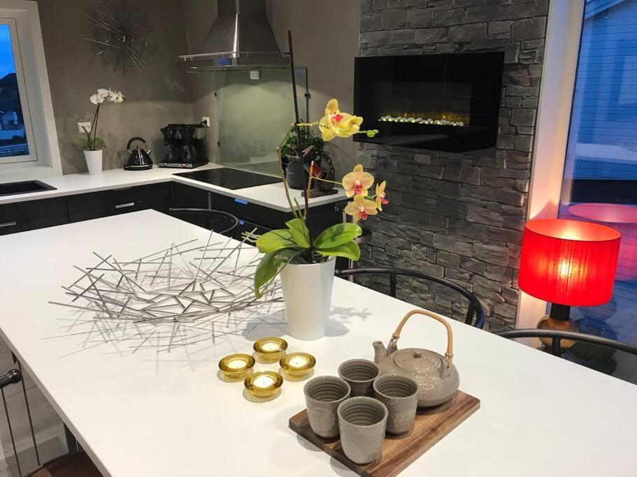 Topp Moderne Suite. Larvik Extérieur photo