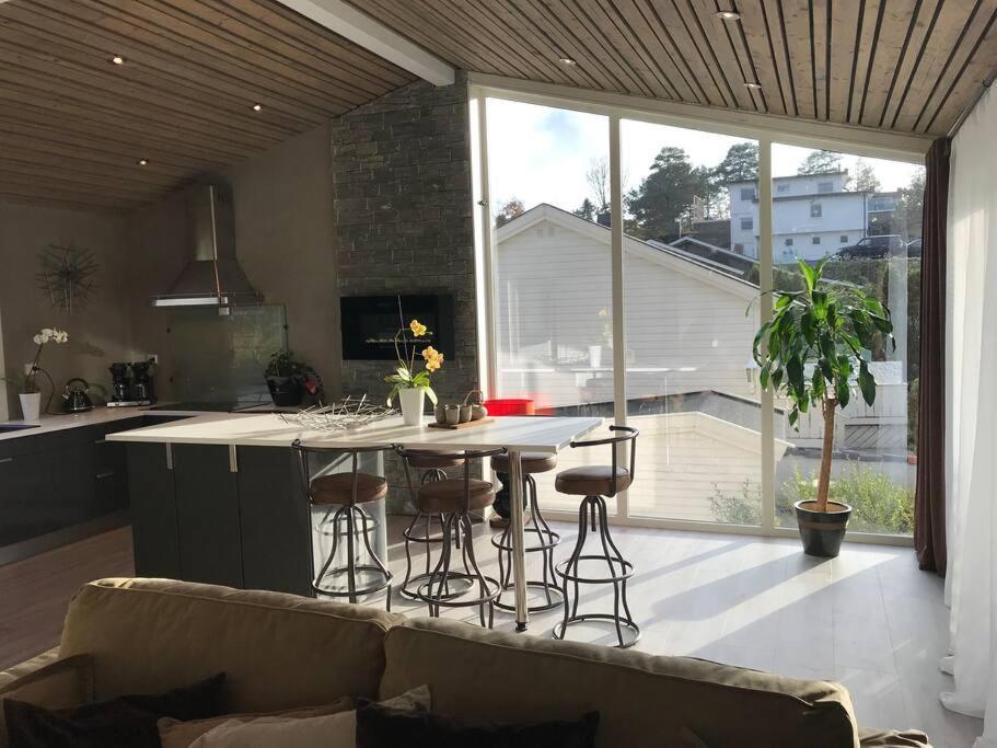 Topp Moderne Suite. Larvik Extérieur photo