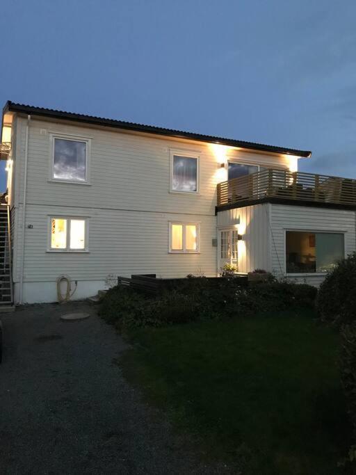 Topp Moderne Suite. Larvik Extérieur photo